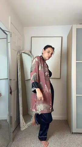 Recrea este look darling ✨#fashiontiktok #estilistademoda #stylist #fashionstyle #transitionvideos #styleblogger #outfitinspo #fashionideas #fyppppppppppppppppppppppp #parati #fypシ゚viral #