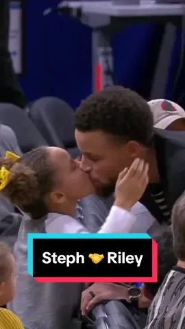Send this to your BFF for some handshake inspo 🤝👀 #NBA #StephenCurry #NBAFamily 