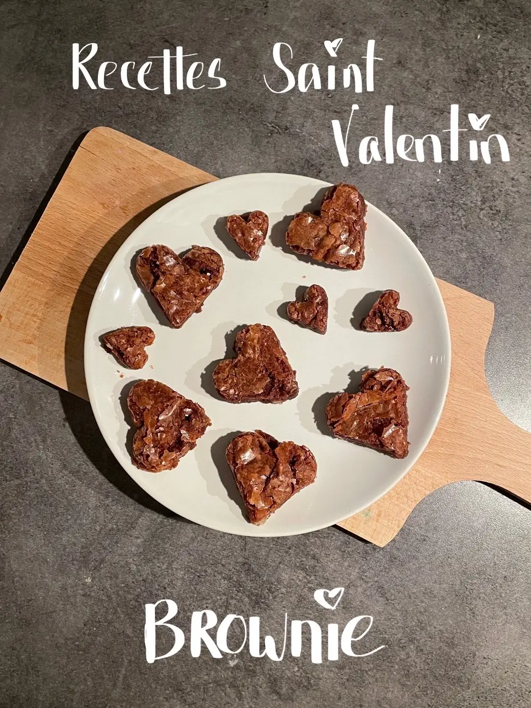 cette recette est pour 2 personnes environ mais vous pouvez multiplier les quantités sans problèmes !  #valentinesrecipes #saintvalentin #recettesaintvalentin #brownierecipe #brownie #recettebrownie #heartbrownies 