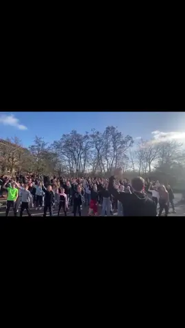 Tanz-Flashmob mit ca. 300 Schülern!!! #flashmob #dance #schule #bgw 