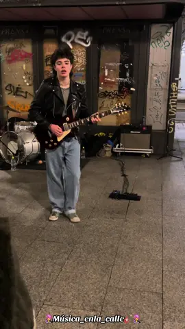 Sufre mamón, devuelveme a mi chicaaa Aquí tenéis la canción entera🎸🎸 @willowisp #musica_enla_calle #musicaenlacalle #lamagiadelacalle #zaragozatiktok #lamagiadelamusica #enlacalle #streetmusic #porlascallesdezaragoza #zaragozaindependencia #conciertocallejero #independenciazaragoza #conciertowillowisp #willowispofficial #sufremamon #devuelvemeamichica @HOMBRES G @Hombres G 