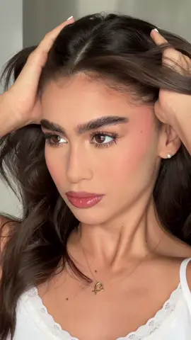 Respuesta a @🌺 EYEBROWStutorial ⭐️ El tutorial mássss pedido en las historia de mi perfil jajajajaja, ya esta aquiii… Así es como yo me hago las cejas laminadas! ✨ Productos:  Lápiz: Brow shaping powdery pencil de @Lancôme  Gel fijador: The brow glue de @NYX Professional Makeup  #b#browlaminatione#eyebrowst#tutorialtutorialdecejas 