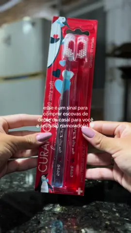 manda pra pessoa que vai te dar uma dessa de presente ❤️🦷 #casal #couple #curaprox #fyp 