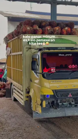 Jambi style emg gada obat🤣 #CapCut #trucksawit #jambidriver #cmic_cantermaniaindonesiacomunity #drivermuda #cmicgaluhciamis #cmic_indonesia #jambistyle #truckjambistyle #jambistyle🚀🚀 #sawitbalap #sawitsumatra #cantermania #trucksawitjambi 