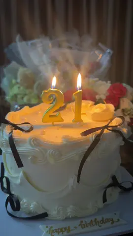 Jangan lupa belanja 2.2 ✨ #22 #birthday #aestheticvideo #cake #fyp #fypシ #birthdaypost#CapCut 