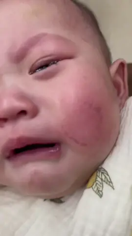 🥴🥴🥴 Chị chị em em này #cutebaby #funnyvideo #funnybabies #babycry #trending 