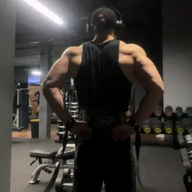 #backday #bodybuilding #Fitness #fit #FitTok #gym #GymTok #GymLife #gymmotivation #motivation #aesthetic #aestheticbody #fakebody #fyp #foryou #fy 