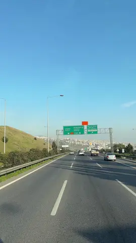 Sen; tek başına mutlu olmayı bilen birinin hayatına kolay gireceğini mi sandın..  #yolvemüzik #yolstoryleri #yolvideoları #yolsevenler #yolmanzaraları #uzunyol #mutlulukyolda #uzunyolmüzikleri #tiktoktravel #bayraklıizmir #bornova #izmir3535 #sibelcan #sibelcanşarkıları #3n1k1s #®️ #💯 