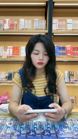 bút gì mà thần kỳ vậy nè, giúp bé vở sạch chữ đẹp, thích ơi là thích #bút #but #butgel #butgelhocsinh #butgelxoaduoc #butgelxinh #buthocsinh #thinhhanh #xuhuong #xuhuongtiktok #hocsinh #tapviet 