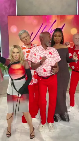 Take a look at our girl friends 😍 @Kylie Minogue @Jennifer Hudson Show 