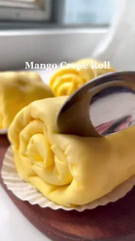 Stuffed mango pancakes