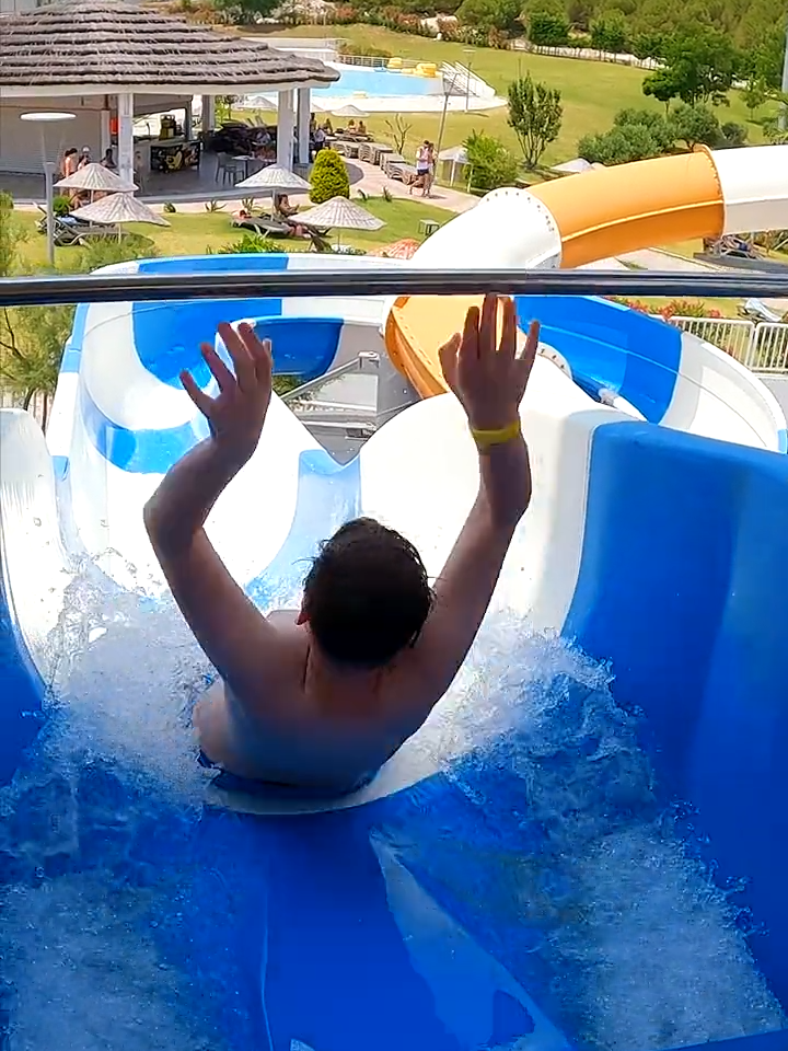 Blue Slide 2 at Oasis AquaPark, Cesme, Turkey (Türkiye) #waterslide #waterpark #aquapark #waterslides #bestslides #adventure #adrenaline #waterworld #turkey #türkiye