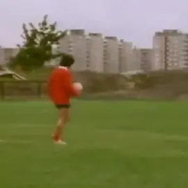 George best skills🔥#georgebest #georgebest🇮🇪 #fyp #imviplol ##manchesterunited