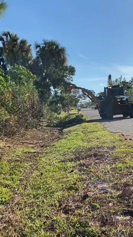 #tractor #mowing #forestry  #trim #trees #hug #beautiful #blue #sky #rotary #johndeere #deere  #tractorlovers #cleanup #ticktock #babershop #haircuts #today #equipment #oddlysatisfying #fy #fyp #amr #couple  #wow 