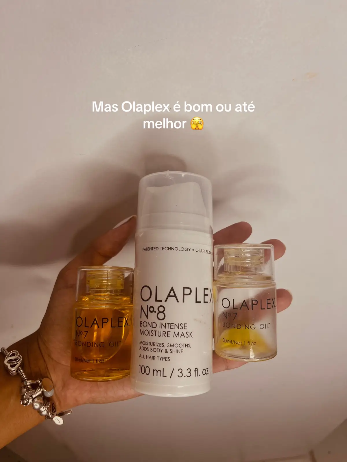 Qual ganha? Confesso que eu tô mto apaixonada, de verdade pelos produtos da @olaplex 💖 #olaplextreatment #olaplexno3 #produtosdecabelo #produtosdebeleza #cabelo #kerastase #fy #olaplexn7 #blondhair 