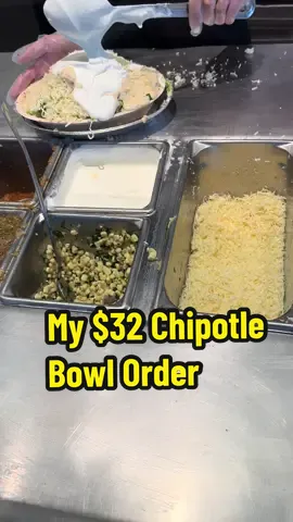 My $32 loaded Chipotle bowl🔥I swear this Chipotle employee needs a raise! She is the literally the sweetest EVER and I appreciate her so much 🥺🩷  #eatwithme #mukbang #mukbangeatingshow #eatingasmr #foodasmr #mukbangasmr #asmreating #eatingshow #eatingshowasmr #eatingsounds #mukbangs #mukbangvideo #letseat #watchmeeat #eatingsounds #crunchy #crunch #asmrsounds #asmrmukbang #viral #fyp #foryou #Foodie #foodiemukbang #crunchyasmr#crunchsounds #crunchysounds #crunchymukbang #chipotle #chipotlebowl #chipotleasmr #chipotlemukbang #chipotleburrito #sauce #saucy #burrito #vinaigrette #queso #hugeburrito #chipotlevinaigrette 