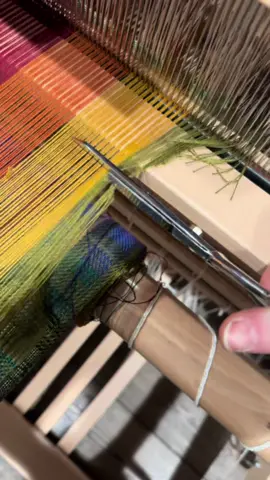 Some weaving asmr for ya  #asmr #weaving #scissors #handweaving #weavingloom 