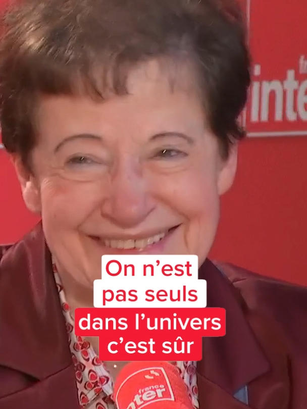 Comment est-ce que tout a commencé ? Sommes-nous seuls dans l'univers ? Le soleil va-t-il disparaître ? L'astrophysicienne Françoise Combes nous offre un grand voyage de 15 minutes entre l'infiniment petit et l'infiniment grand, découvrez son entretien sur notre site  #apprendresurtiktok #astrophysics #universe