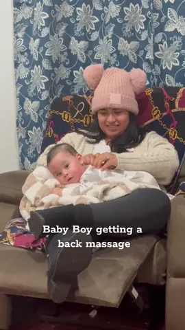 Baby back massages are the cutest 😂☺️ I think he was on cloud 9 ☁️✨ #firsttimemom #momtiktok #sahm #stayathomemom #fyp #babymassage #babyvideos #cutebabytiktok #cutebabyvideos 
