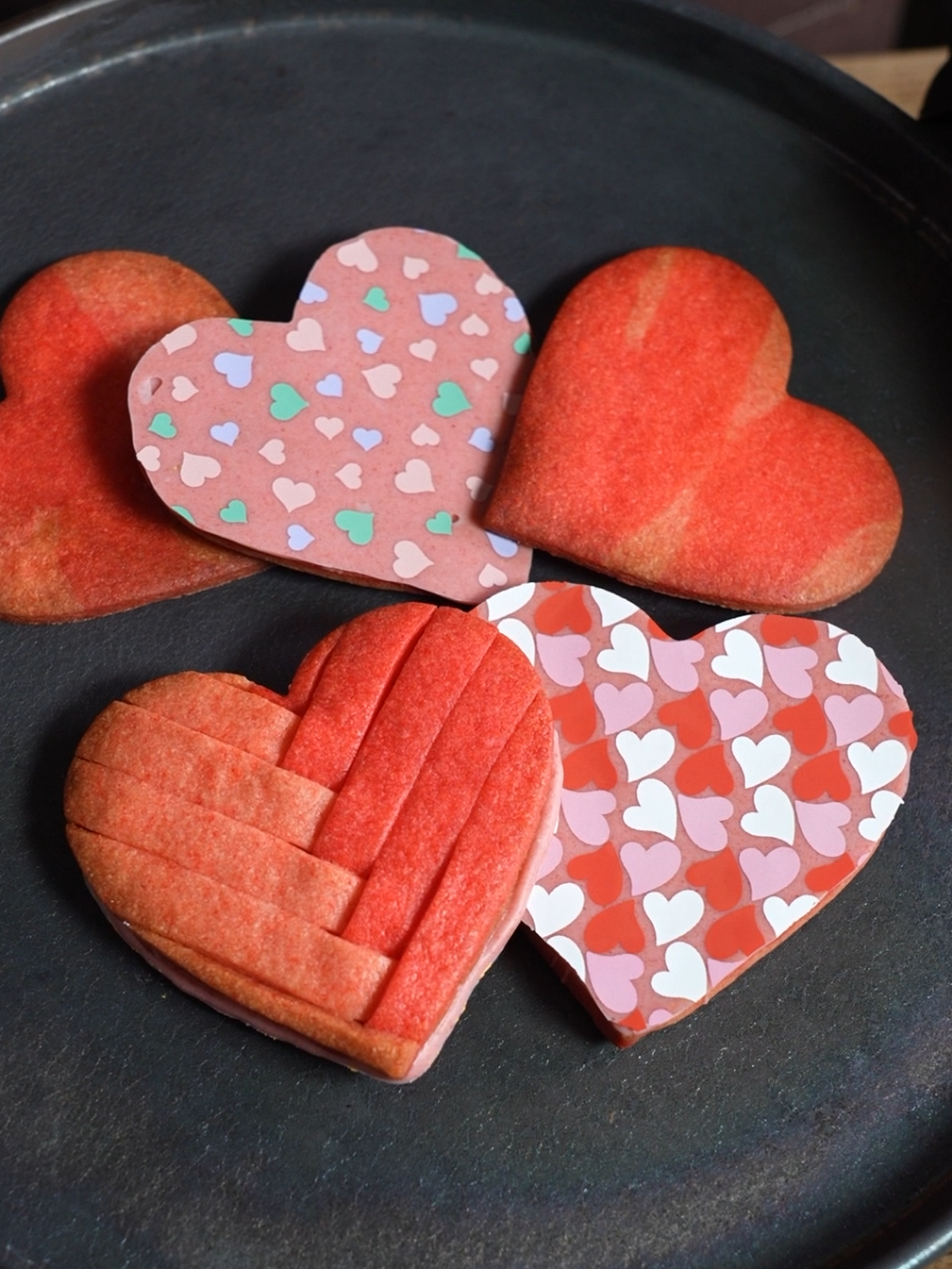 Raspberry red weave love chocolate cookies #tiktokfood #asmr #valentine2024 #cookie