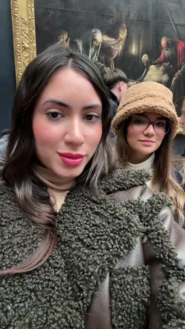 When in Paris… jk love it here #museelouvre #monalisa #paris 