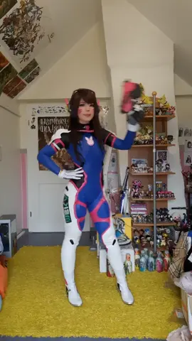 New Dva emote?👀💖 #dva#dvacosplay#overwatch2#toothlessdance#overwatch2cosplay#overwatch#fypシ 