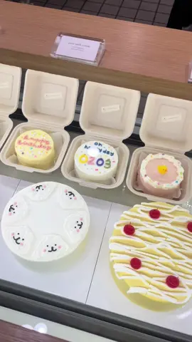 finally got to try harucake!!! everything was so cute🥺✨🫧☁️🎂 #harucake #losangelescalifornia #koreatown #cornlatte #soosoolattee #fyp #cafe #coffeeshop #strawberrylatte #minicake #bentocake #foodvlog #dailyvlog #couplestiktok #dateday 