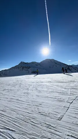 Life is wonderful ✨ #ski #skitok #skiing #fyp #foryou #switzerland #skigirl #swissalps #mountain #winter #snow #slopes #bluesky #bluebird #andermattswissalps #nätschen 