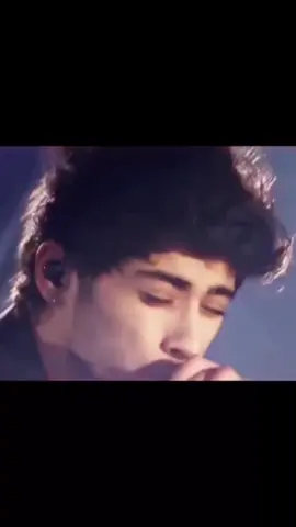 Oooh you and i …. 💛💚 #zaynmalik #harrystyles #onedirection 