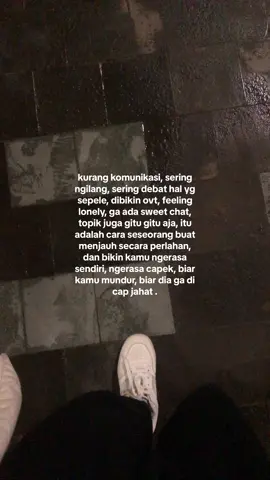 hubungan makin lama makin renggang, kebiasaan feel lonely sih