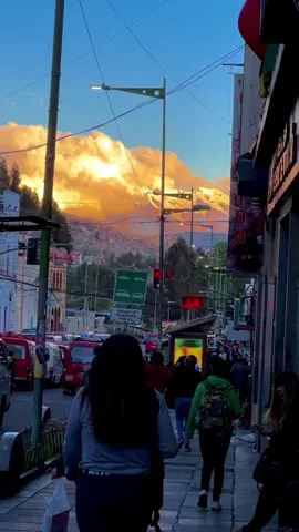 Atardecer 🔥 #lapaz_bolivia🇧🇴 #fypシ #bolivia🇧🇴 #lapzbolivia🇧🇴 #fouryou #relax #color #illimani #illimani_lapaz_bolivia #sunset #parati 