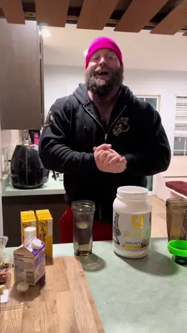 This is actually crazy… i think this will end at around 8 scoops 😭😭 #danielryjov #ryjovmethod #rysesupps #helimix 
