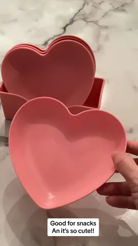 #shein #sheinfinds #pink #pinktok #pinktiktok #pinkaesthetic #pinkkitchenstuff #pinkplates #heart #loveheart #hearttok #cute #girly #pinkdinnerware #heartplate #sheingirls 