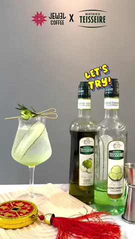 Hear its gonna be a hot hot CNY 🥵 this year… try make your own refreshing drink - it has a cooling and fresh taste, definitely my type of refreshing drink esp with gin inside 🤭🍹 #mathieuteisseire #jewelcoffee #cocktail #syrup #flavoureddrinks #drinkrecipe #cny #cny2024 