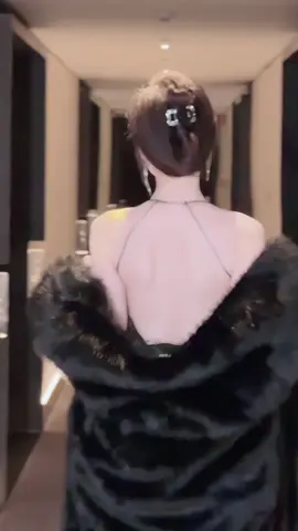 Buổi trưa vui vẻ nha cả nhà 🥰🥰🥰 #trending #xuhuong #girl #foryour #fyb #gaixinh #thinhhanh #viral  #tiktokvietnam #follow #tuongtac #douyin #douyin_tiktok_china #douyinchina 
