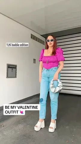 Have a daytime date? I’m waiting for my Valentine.😋 Here’s my vday outfit with a bedazzle of mob wife aesthetic in the mix because I’m clearly a fan! 🔁💘 Leopard print puff sleeve top @SAYLOR NYC  Heart jeans @Lee Jeans  Silver bag @SIMONMILLER  #fashionblogger  #lafashionblogger  #lablogger #saylor  #leejeans  #labloggers #fashionista #outfitgirls  #stylebloggers  #OOTD  #valentinesoutfit  #fashionblog #lablogger  #bloomingdales  #outfitinspo  #nordstrom  #valentinesoutfitideas  #saksstyle  #neimanmarcus  #fashionista  #valentinesdayoutfit  #luxuryblogger  #luxurybloggers  #simonmiller  #valentinesdayoutfits  #luxuryfashion  #luxuryfashionblogger  #luxuryoutfit  #jeansoutfit  #luxuryoutfits  #luxuryfashionstyle