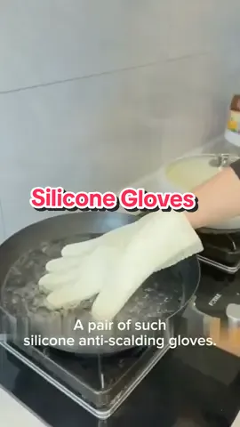 Palagi bang napapaso ang kamay mo pag nagluluto? Eto ang kailangan mo! An essential tool for everyone who loves cooking and baking. Madaling linisin, mabilis gamitin.  #locaupin #hometokshop #homebudolfest #silicone #siliconegloves #kitchen 