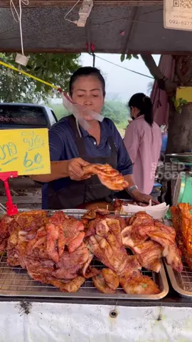 Most amazing street food chef pork neck grilled - เจ๊ส้มคอหมูย่าง วัน60โล ทีเด็ดอยู่ที่น้ำจิ้ม! #shorts #reels #food  📍เจ๊ส้มคอหมูย่าง - ปั๊มปตท. พนมสารคาม อำเภอพนมสารคาม จังหวัดฉะเชิงเทรา 