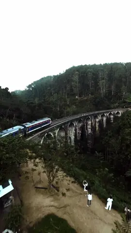 Nine Arches Bridge 🇱🇰  a beautiful country ❤️  #videography #fpvdrone #djiavata #lumixs5ii #fpvpilot #srilankalionsrock #ninearchesbridge #fpvcinematic #fpvdrones #srilanka #srilankan_tik_tok🇱🇰 #srilankan 