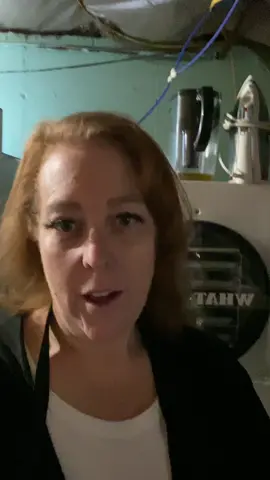 What happens if the power goes out while your freeze dryer is running? Watch and find out!  #freezedryer #HarvestRight #FreezeDriedFood #Preparedness #Prepper #FreezeDried #PowerOutages #WhatToDo #harvestrightfreezedryer #WhatHappensWhen #FoodStorage #atozformomslikeme #What8ate 