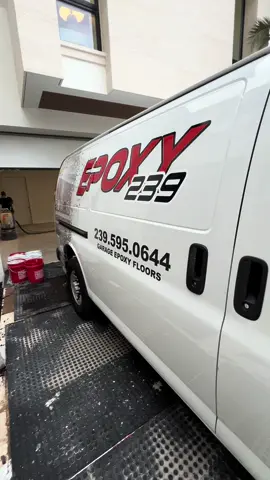 Preparación de la superfice para garage epoxy profesional. Epoxy garage floor. #epoxy239 #epoxy239inc #flakeepoxyfloor #garageflake #flakeepoxy #graciasdiosmio🙏 
