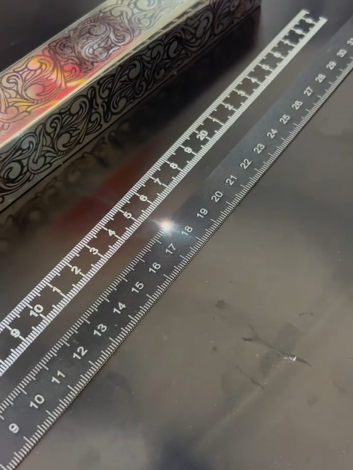 Fiber laser marking machine ，laser engraved metal ruler ，use high power laser with big size lense #lasermarkingmachine #lasermarkingmachinefactory #lasermarkingmachineforsale #lasermarkingmachineformetal #lasermarkingmachines #lasermarkingmachineforplastic #lasermarkingmachineprice #lasermarkingmachinesale #laserengraved #laserengravedgift #laserengravedgifts #laserengravedpencils #laserengravedwood #laserengravedjewelry #laserengravingmachine #laserengravingmachines #laserengraving #fpy #tiktok #TIKTOK