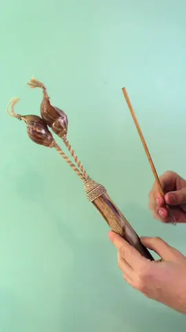The Klik Klak Shell stands out as a unique creation embodying the spirit of innovation and artisanal skill. This extraordinary instrument, with a weight of around 200 grams, showcases the dedication and precision of craftsmen who meticulously fashioned it within Indonesia’s lively atmosphere. #woodinstrument #musician #percussion 
