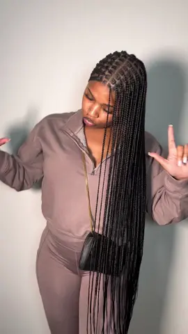 My small knotless goes crazyyyy 😍 follow us on instagram j.luxeknotless 🫶🏾 we have a 24 hr special going on right now on these 🥰  #braids #braidersontiktok #atlbraider #braideratlanta #smallknotlessbraids #fyp #fypシ #blackgirltiktok #blackgirlmagic 