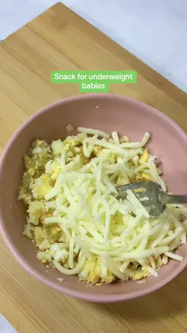 Potato, boiled egg, pinch of cumin and black pepper powder #hkidsnutrition #fyp #underweightbabies #babyfood #snack #babysnacks 