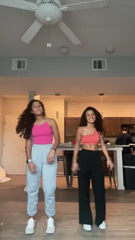 Same person different fonts👭🏽