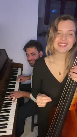 Swingin’ with the great Luca Filastro 💃🏼 #jazz #jazzduo #piano #swing #doublebass #bass #jazzbass #bepop #jazzpiano #jazzstandard #jazzsinger #music #musician #jazzmusician #vintge #30s #billieholiday 