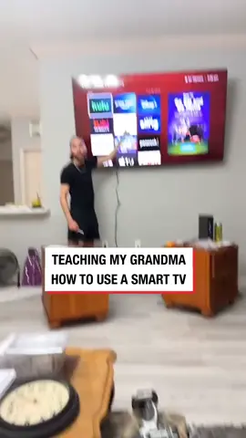 This lad taught his grandma how to use her smart TV 😂 📺 #grandma #tv #funny #memes #teaching #learning #boomer #ladbible #fyp 🎥: @breakyour_hart
