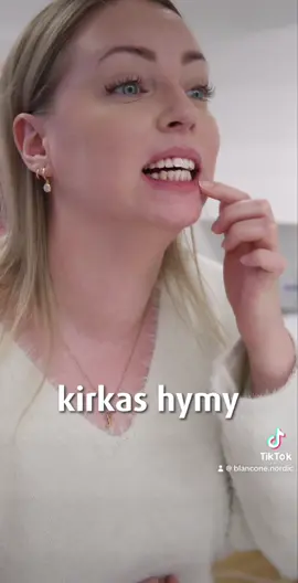 Haluatko kirkkaamman hymyn ilman pelkoa hampaiden vihlomisesta? Jos hampaiden keltaisuus tai värjäytymät häiritsevät ja tavoitteenasi on valkoisempi hymy, valitse BlancOne valkaisuhoito. BlancOne valkaisumenetelmä perustuu valokemialliseen reaktioon, joka poistaa hampaiden keltaisuuden ja värjäytymät miellyttävästi ja hellävaraisesti, ilman pelkoa kivusta tai vihlomisesta – sen voimme luvata sinulle! Suosittuja BlancOne valkaisuhoitoja tarjoavat suunhoidon ammattilaiset löydät osoitteesta: blancone.fi #click #touch #ultra #blancone #hampaidenvalkaisu #hymy #suuhygienisti #hammaslääkäri #suu #kauneus #hampaat #suunterveydenedistäminen #hammas #hammashoito #valkaisu #terveellinenelämä #suunterveys #rutiinit #hyvinvointi #hyväolo