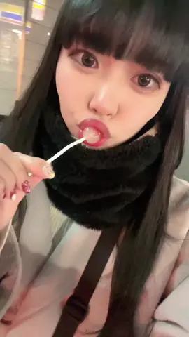 何とは言わんけど、置くまでくわえられて、唾液が沢山出るタイプの人間です。 #道玄坂69 #HERO #アイドル #チュッパチャプス #おすすめ 